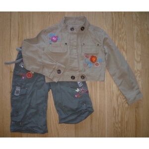 3/$15 - Outfit size 7/8